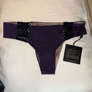 Poppy Bottom. Cheeky coverage